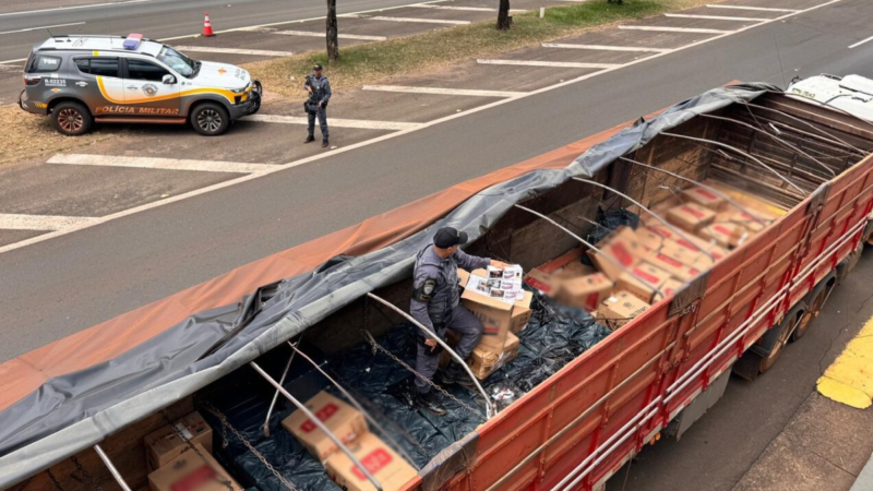 Motorista é preso por contrabando após apreensão de mais de 50 mil maços de cigarros em rodovia do interior de SP