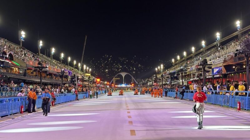 ASSISTA: Imperatriz é a 2º a desfilar pelo Grupo Especial