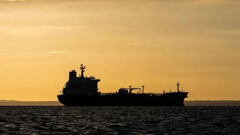 Os marinheiros recrutados para trabalhar em navios fantasmas alvos de sanções: ‘Escravidão moderna’