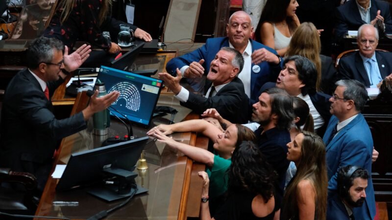 Reforma trabalhista de Milei é aprovada na Câmara com mudanças; texto voltará ao Senado