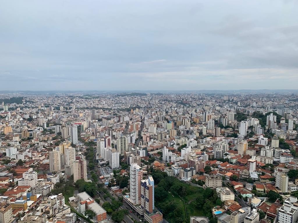 Frente fria muda o tempo após  carnaval de sol e calor e eleva risco de temporais
