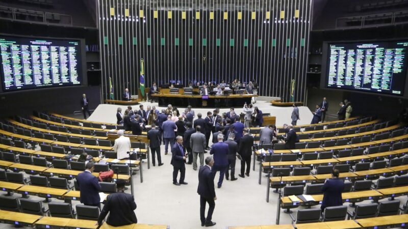 Câmara dos Deputados: inscrições para concurso com salários de até R$ 21 mil terminam nesta sexta