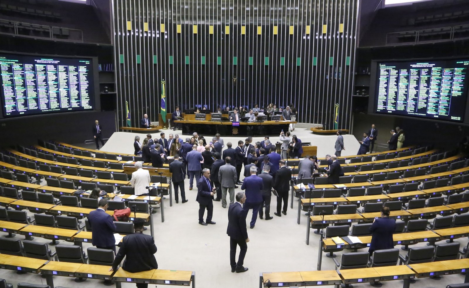 Câmara dos Deputados: inscrições para concurso com salários de até R$ 21 mil terminam nesta sexta