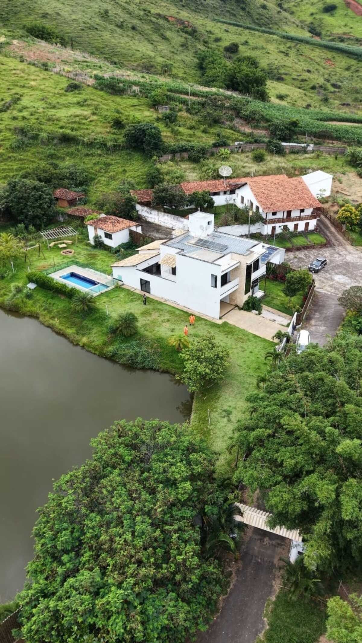 Bombeiros resgatam corpo de homem que se afogou em lagoa na zona rural de Caratinga