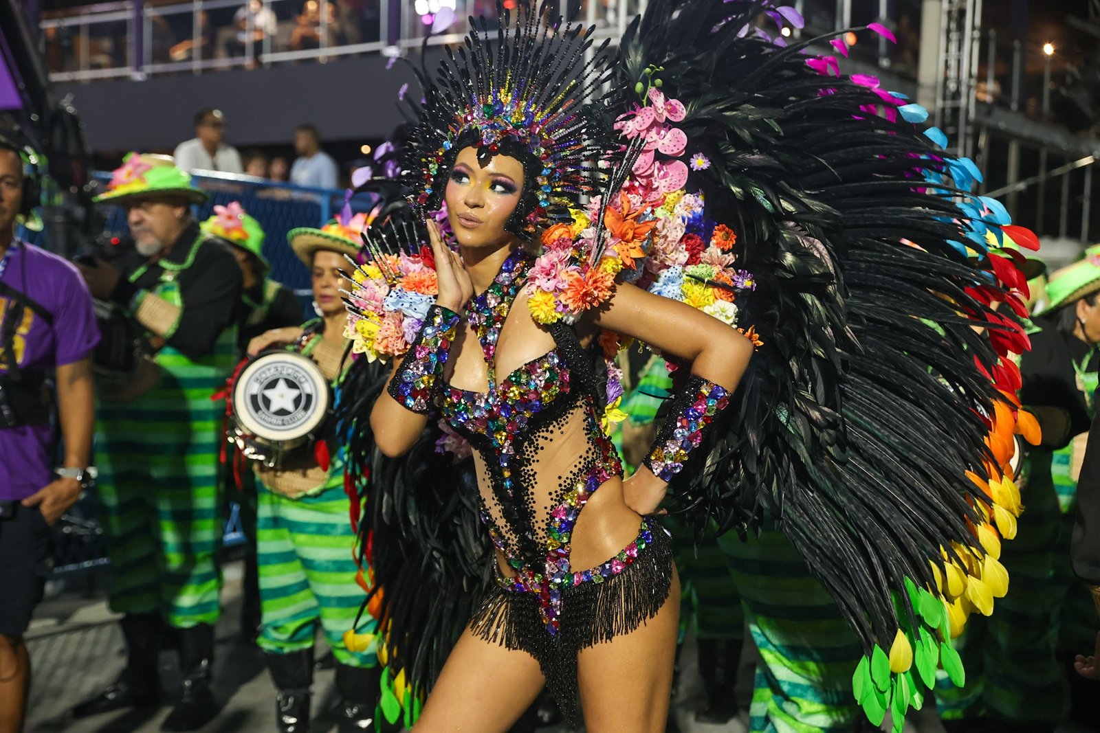 Série Ouro: 8 escolas se apresentaram neste sábado