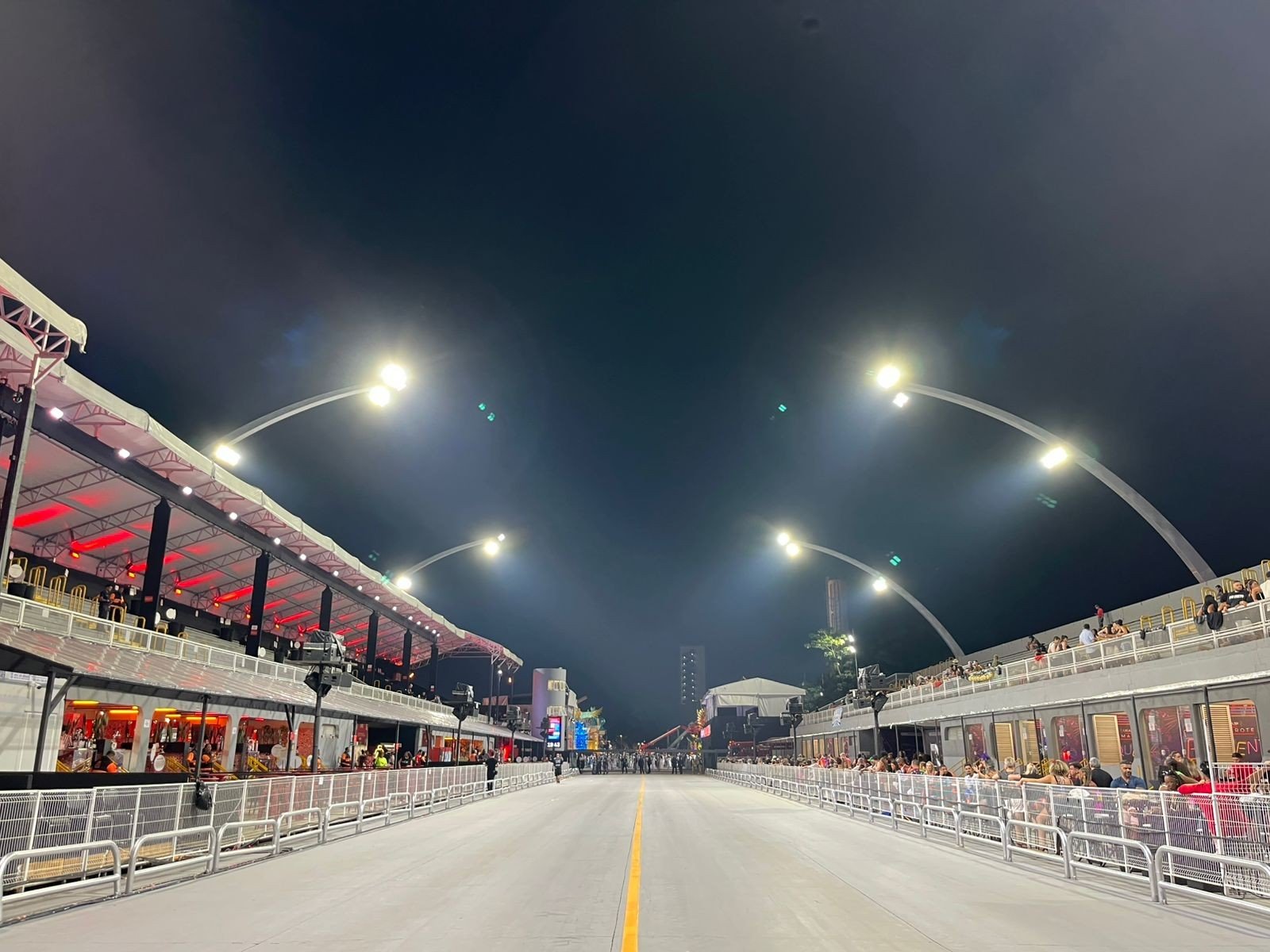 Mocidade, Gaviões e Império são destaques no 2º dia do Grupo Especial do carnaval de SP em 2026