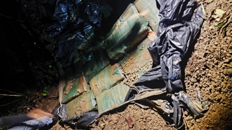 Polícia encontra 500 kg de cocaína enterrados após apreensão de avião em Dueré