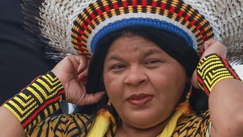 Ministra Sônia Guajajara recebe alta do InCor após cinco dias de internação