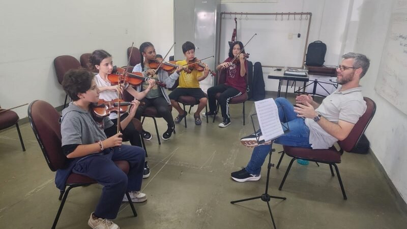 Flauta, violino, trombone, percussão: projeto Guri em Avaré abre matrículas para cursos gratuitos de música
