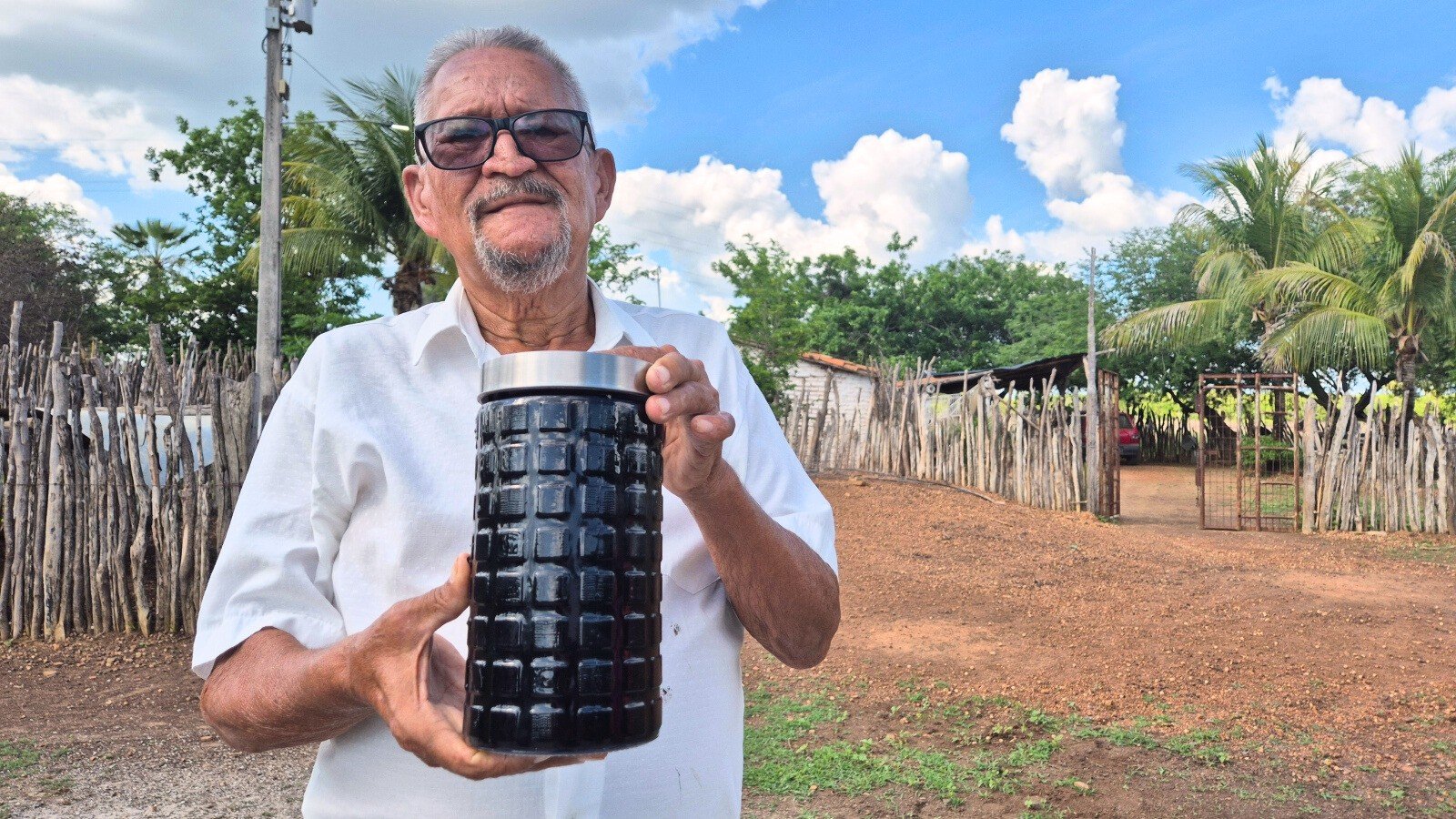 Agricultor que achou possível petróleo ao furar poço no Ceará recebe ofertas para vender sítio onde líquido foi encontrado