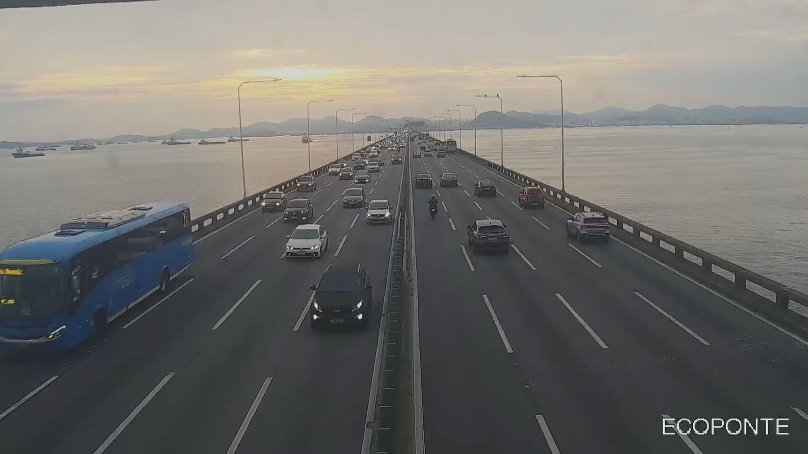 Pedágio da Ponte Rio-Niterói é reajustado; carros pagam R$ 6,60 para atravessar via