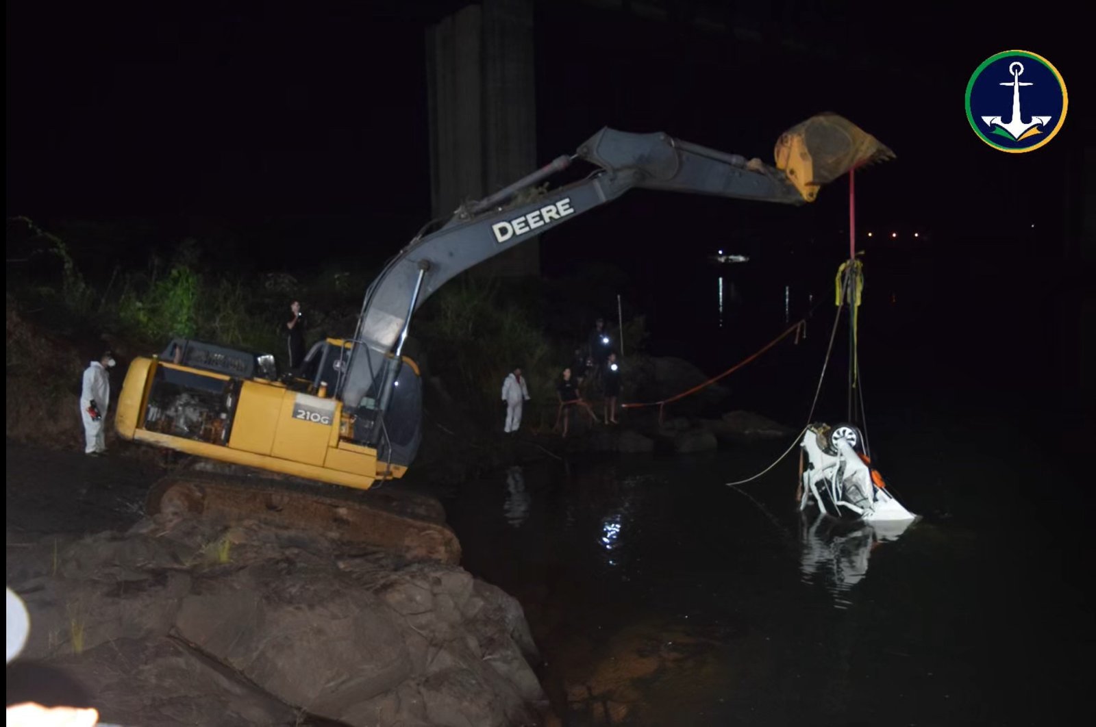 Cinco veículos que caíram da Ponte JK seguem no fundo do Rio Tocantins e podem estar soterrados, diz Dnit