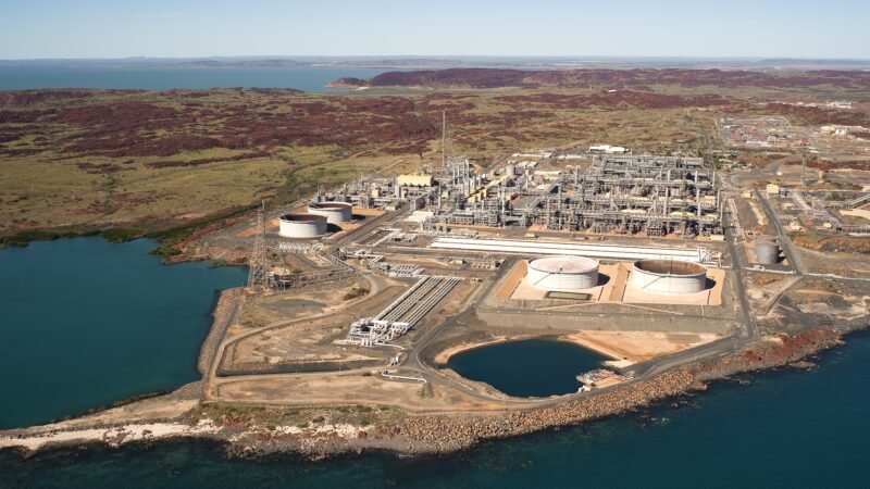 Ciclone severo interrompe produção de gás em usinas na Austrália