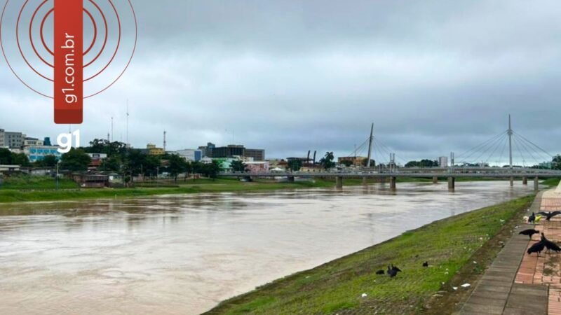 Rio Acre volta a subir e fica a menos de 1 metro da cota de alerta em Rio Branco