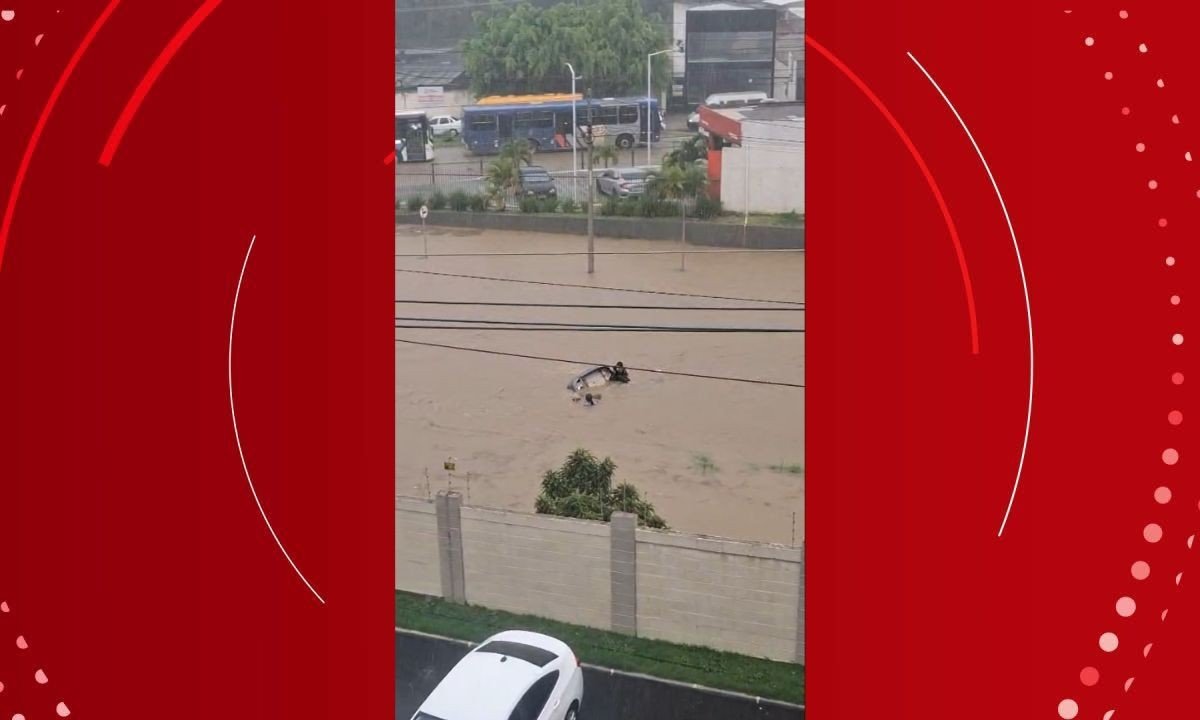 Mulher desaparece após ser arrastada por enxurrada durante forte chuva em Vitória da Conquista