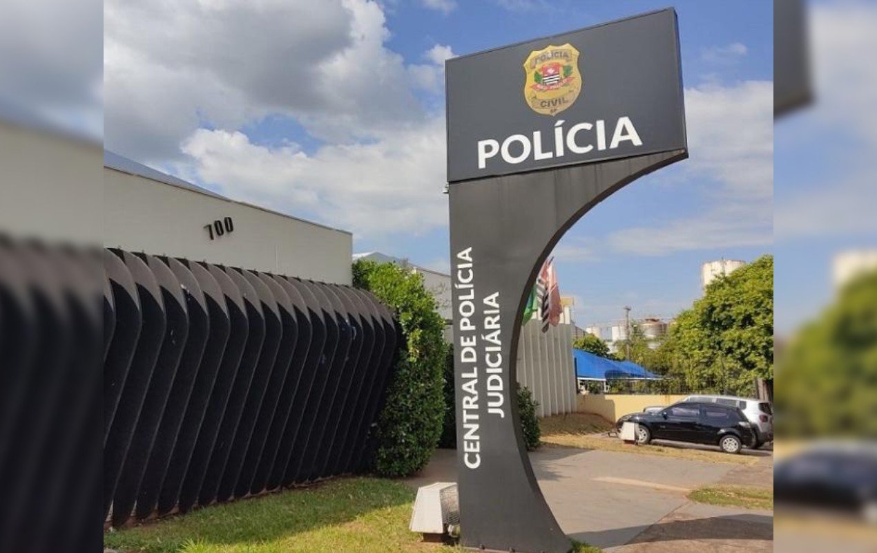 Homem é preso em flagrante por tráfico de drogas após fugir da polícia e bater carro no Centro de Assis