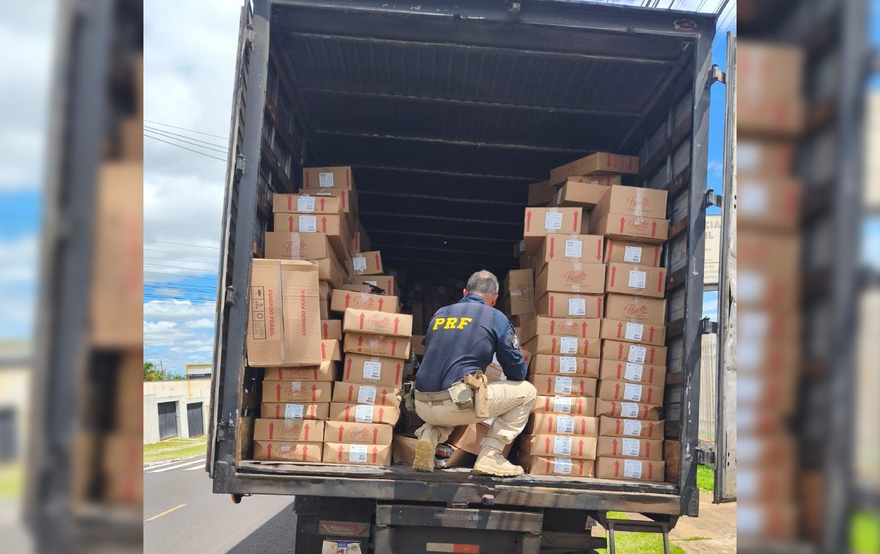 Homem é preso com 1,7 tonelada de maconha escondida em caminhão na BR-153 em Ourinhos