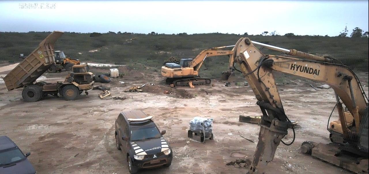 Operação da PF e ICMBio mira extração ilegal de quartzo no Norte de Minas