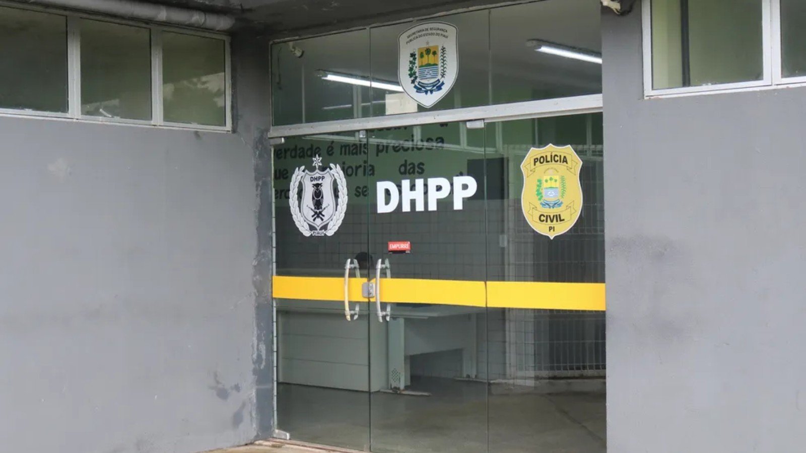 Suspeitos de matar homem a tiros dentro de casa são presos em operação em Teresina