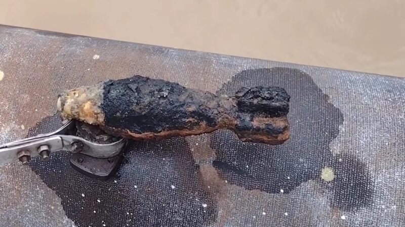 Por que explosivos antigos são encontrados em rio do Vale do Paraíba? Historiadores explicam