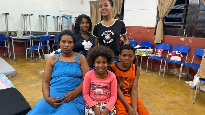 Mãe e filha grávidas caminham por meia hora para buscar abrigo após sair de casa por risco de deslizamento em Juiz de Fora
