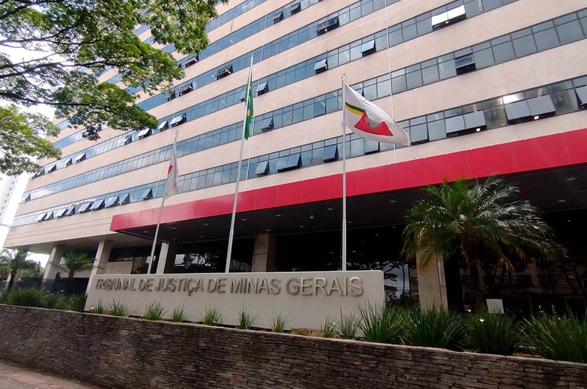 Homem é condenado por injúria racial após ofensas racistas a sargento em MG