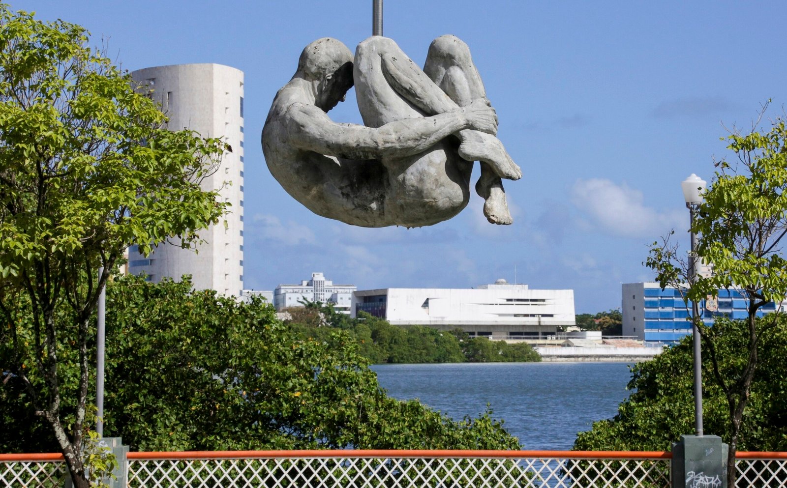 62 anos do golpe de 1964: mais de 600 membros da UFPE foram perseguidos pela ditadura militar e ao menos seis estudantes foram mortos