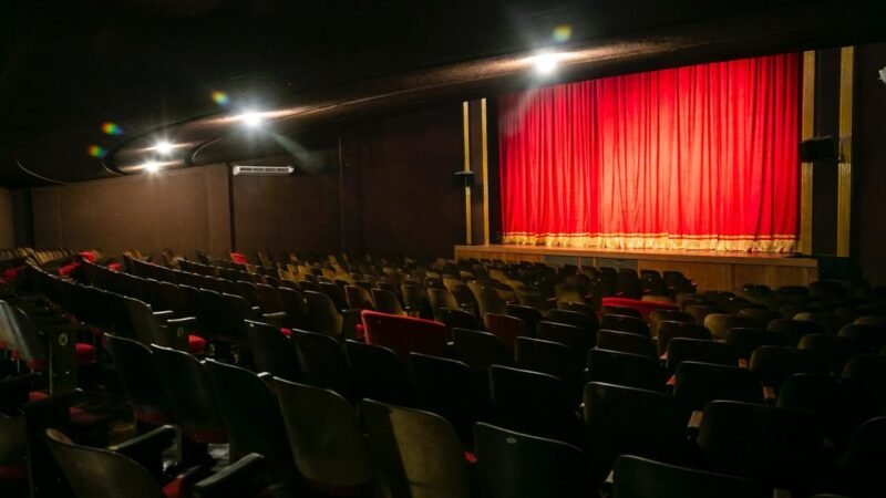 Teatro Imperial recebe Leais Mulheres Petrópolis durante programação especial do Mês da Mulher
