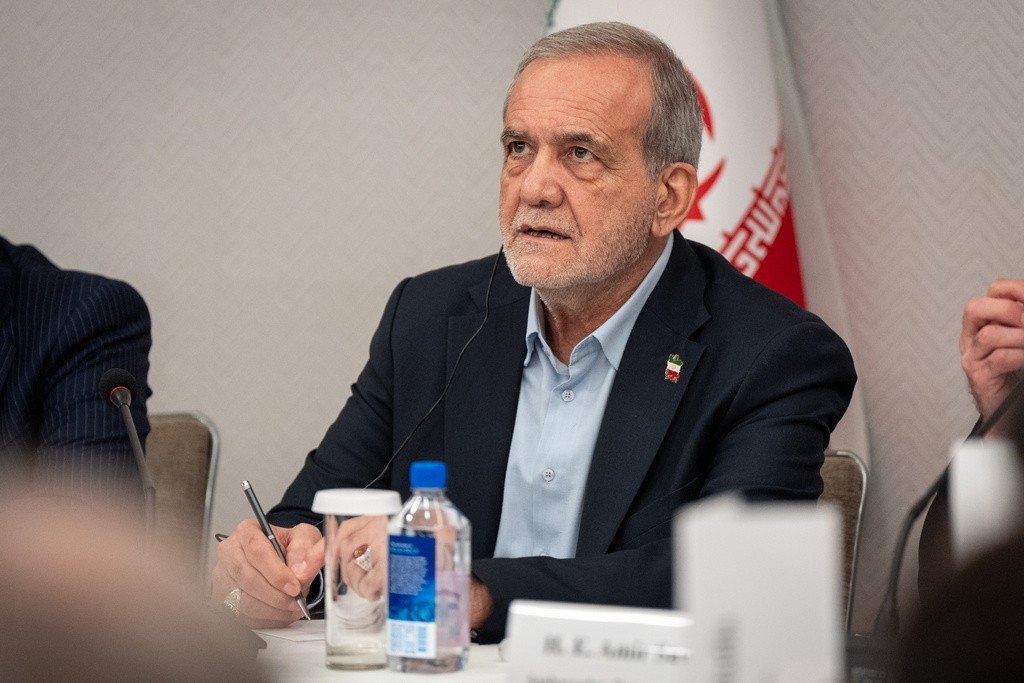 Milhões estão ‘prontos para se sacrificar’, diz presidente do Irã antes de ultimato de Trump expirar