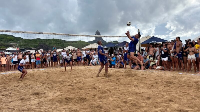 Diogo Souza e Felipe Adão vencem Copa Noronha de Futevôlei