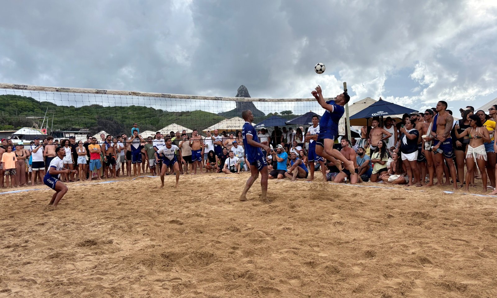 Diogo Souza e Felipe Adão vencem Copa Noronha de Futevôlei