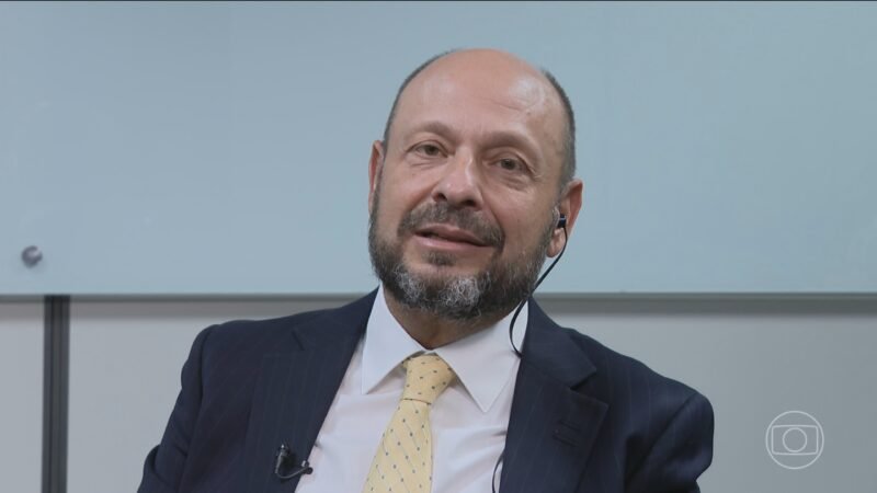 ‘Fui surpreendido’, diz presidente do INSS demitido pelo governo