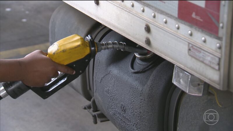 Preço do diesel no Brasil cai pela primeira vez desde o início do conflito no Oriente Médio, mostra ANP