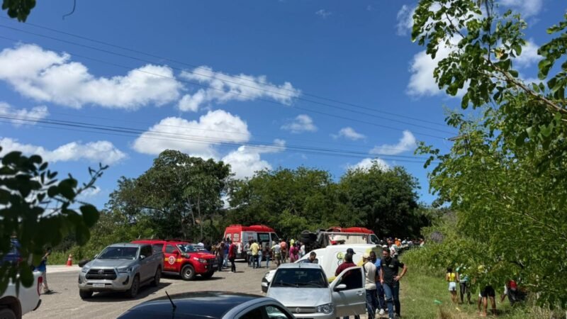 Acidente entre caminhões e carro provoca mortes em rodovia de Japaratuba