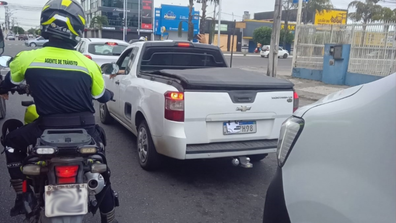 Homem é preso em flagrante suspeito de atropelar agende de trânsito durante tentativa de fuga em Feira de Santana