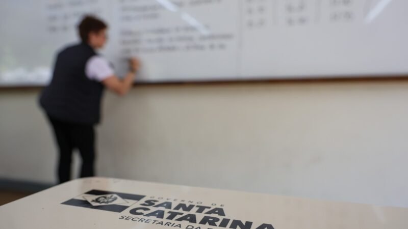 O que se sabe sobre o superconcurso para a educação em SC com 10 mil vagas e salários de até R$ 11,5 mil