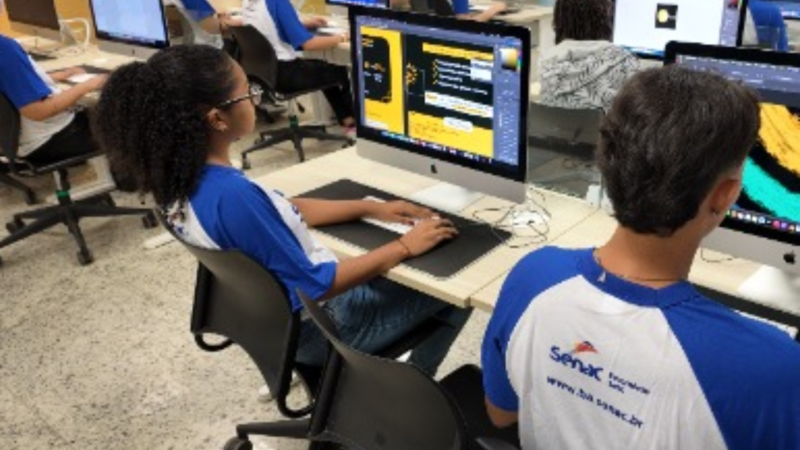 Programa oferece 40 vagas em curso gratuito de qualificação profissional em comércio exterior na Bahia