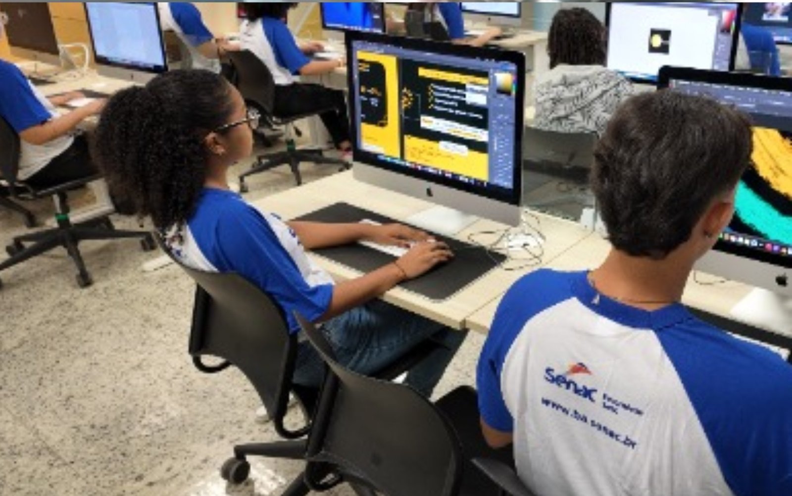 Programa oferece 40 vagas em curso gratuito de qualificação profissional em comércio exterior na Bahia