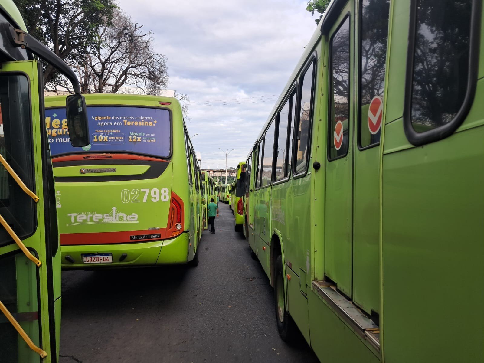 Paralisação de ônibus em Teresina: Justiça determina circulação de 100% da frota nos horários de pico