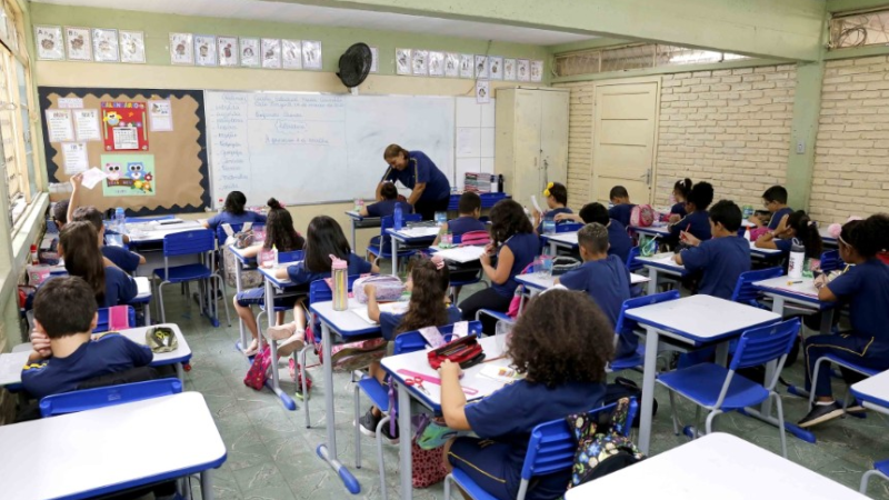 Rede estadual de MG passa a emitir histórico escolar com assinatura digital; veja como solicitar