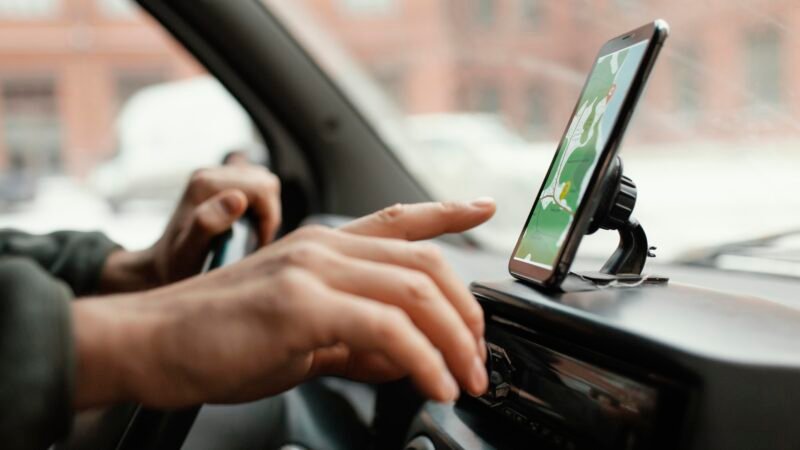 Vai pegar a BR-381? Um ajuste no celular pode garantir sinal durante toda a viagem entre Governador Valadares e BH