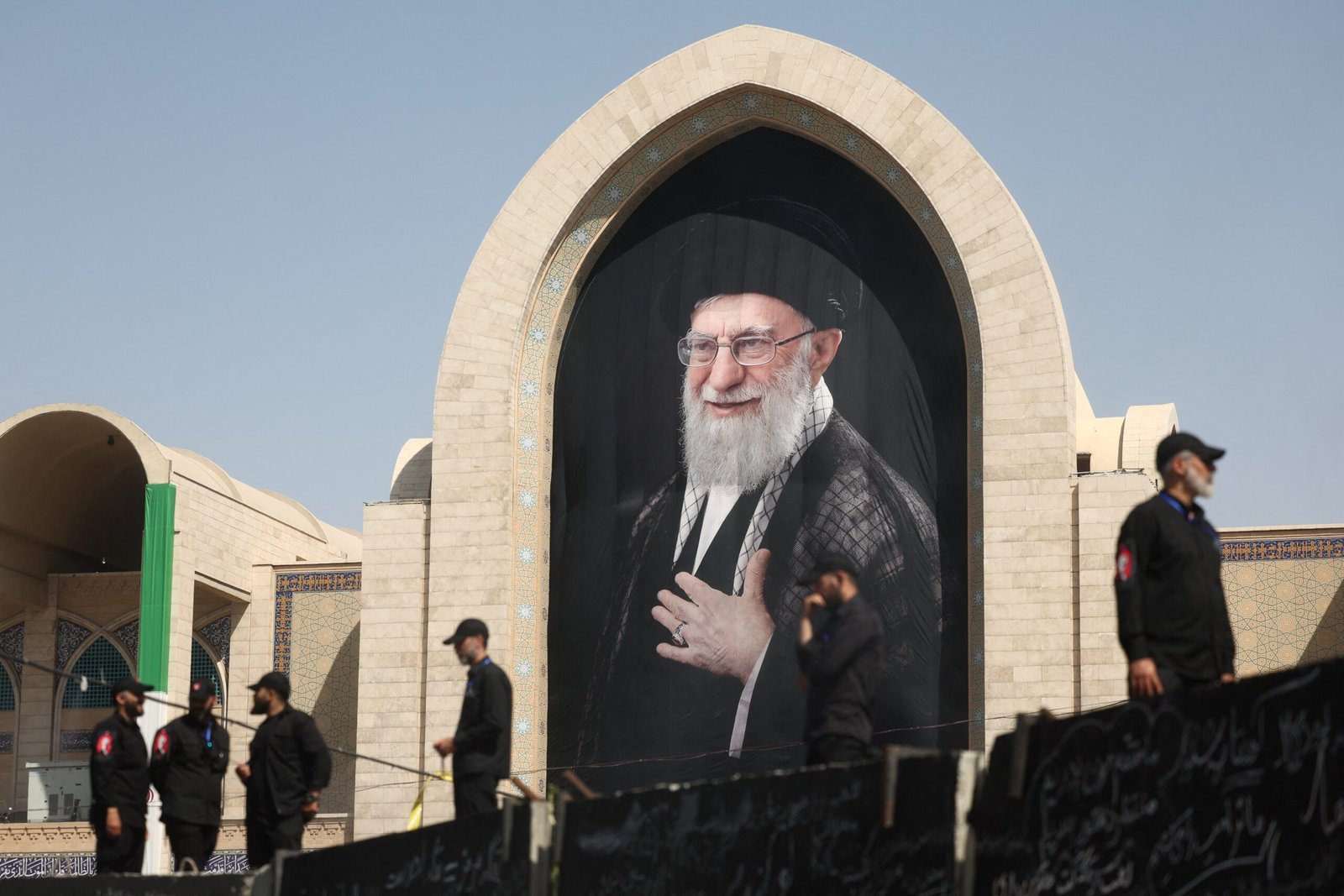 Como o Irã preservou o corpo de Ali Khamenei para funeral quatro meses após a morte