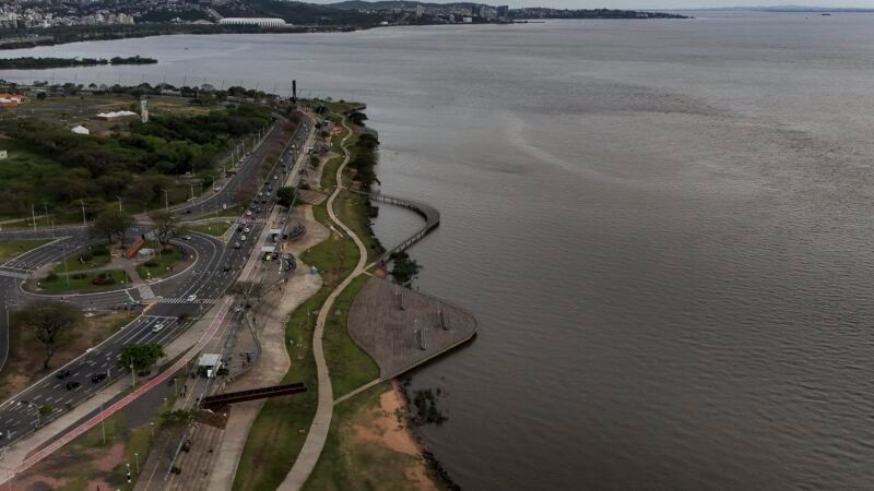 Defesa Civil de Porto Alegre emite aviso para risco de elevação do nível do Guaíba