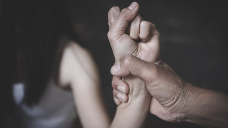 Mulheres vítimas de violência doméstica em SP têm direito a auxílio-aluguel; saiba como solicitar