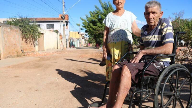 Asfalto e drenagem chegam ao bairro Maria Cândida, em Montes Claros