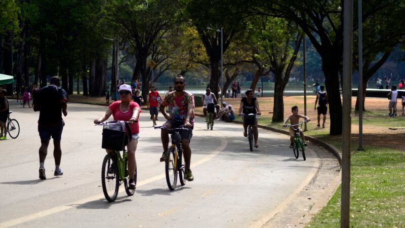 Veranico deixa temperaturas até 5°C acima da média no Centro-Sul; temporais mantêm RS em alerta neste fim de semana