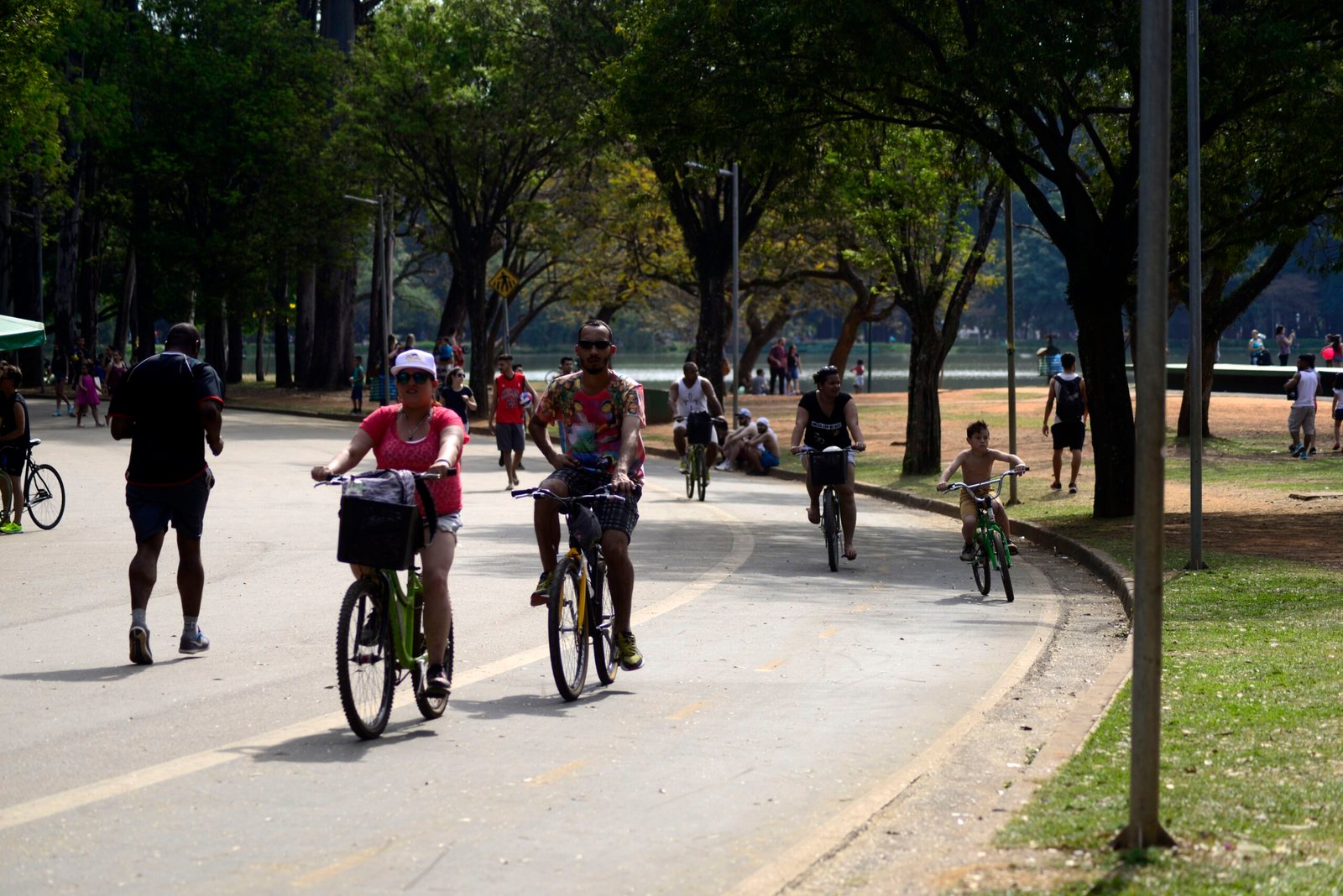 Veranico deixa temperaturas até 5°C acima da média no Centro-Sul; temporais mantêm RS em alerta neste fim de semana