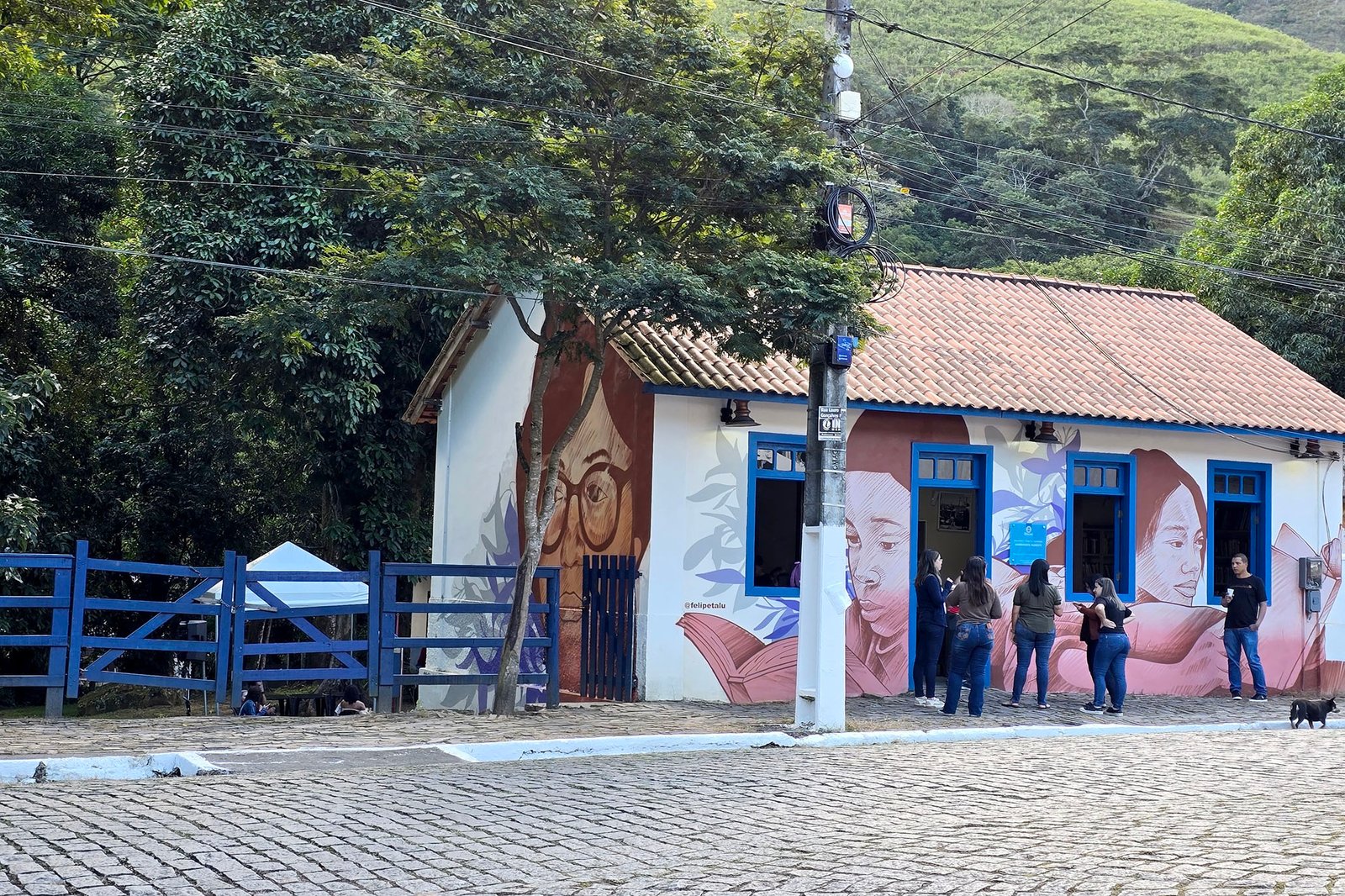 Biblioteca pública recebe novas edições do projeto “Manhãs com Henriqueta”