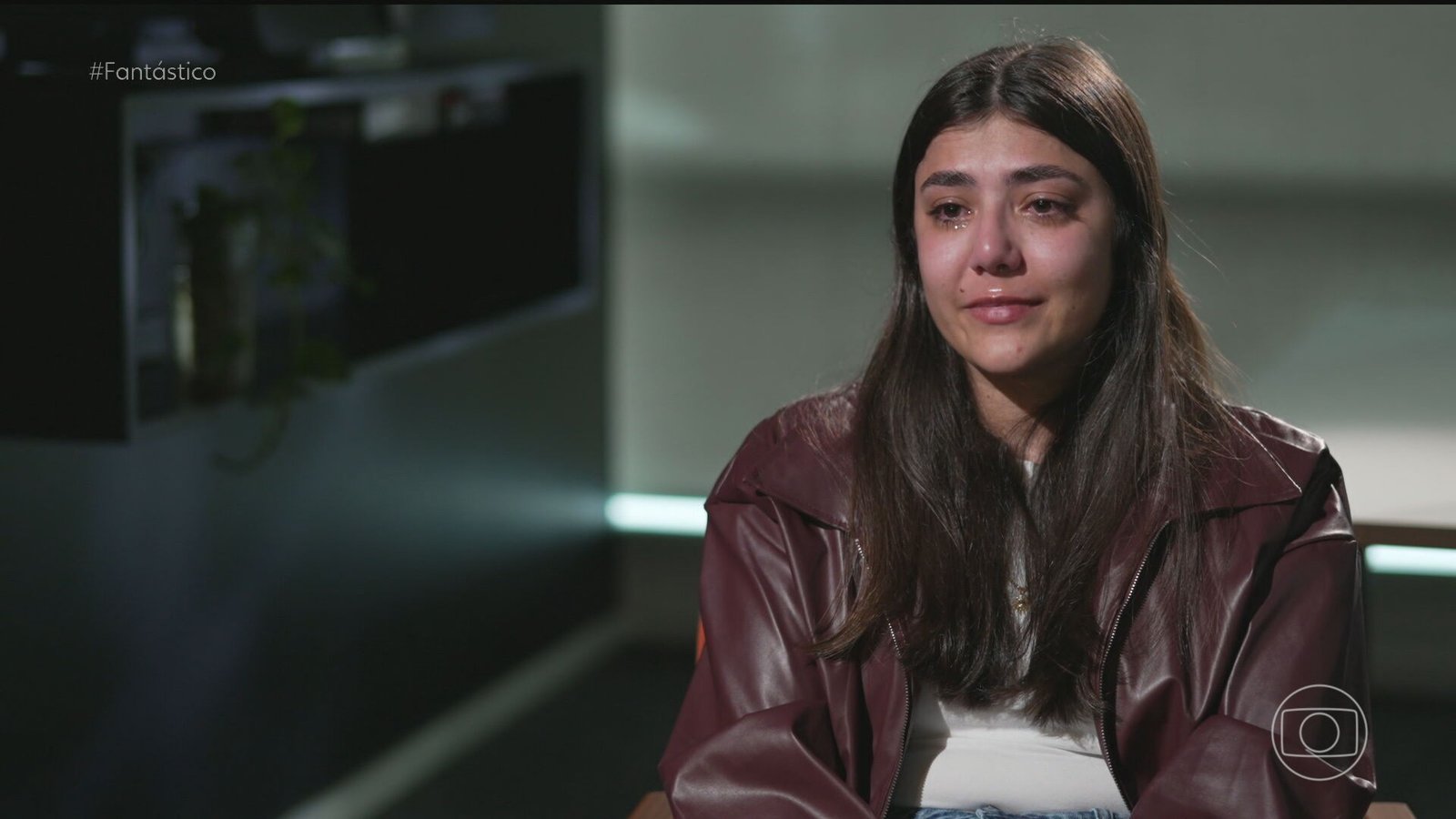 Mãe de jovem que tenta retirar nome dela dos documentos rebate acusações e diz que filha ‘inventou histórias’