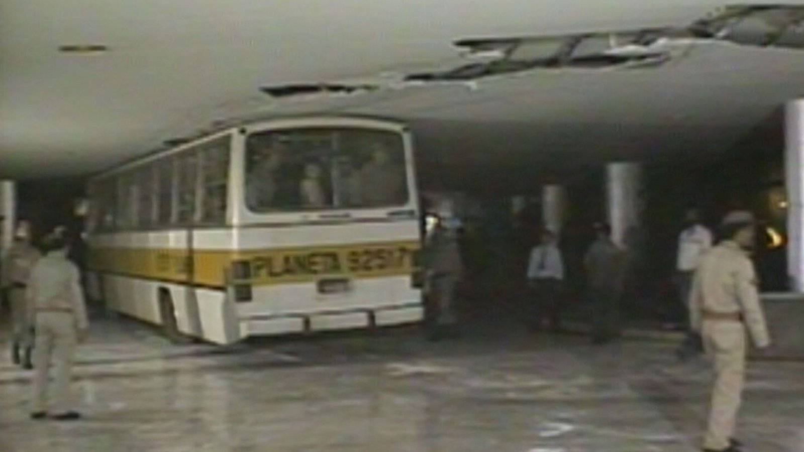 Espelho d’água do Palácio do Planalto foi construído após tentativa de atentado em 1989; conheça a história e veja VÍDEOS